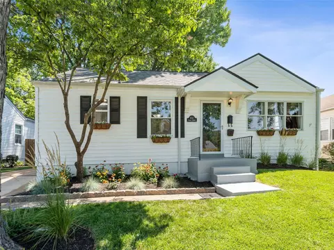 432 Burns Ave, Kirkwood, MO 63122