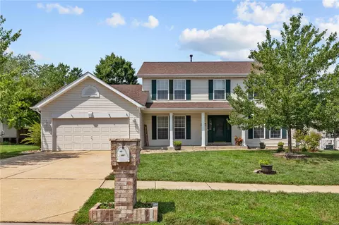 2005 Trio Dr, Wentzville, MO 63385