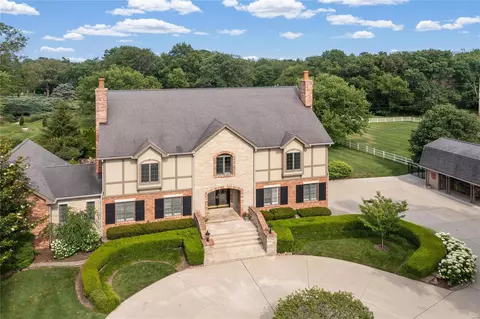 29 Country Life Acres, Saint Louis, MO 63131