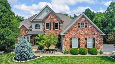 12563 Grandview Forest Dr, Saint Louis, MO 63127