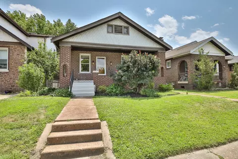 5740 Holly Hills Ave, Saint Louis, MO 63109