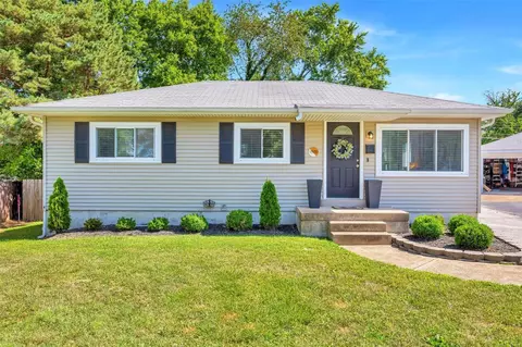 9500 Port Dr, Saint Louis, MO 63123