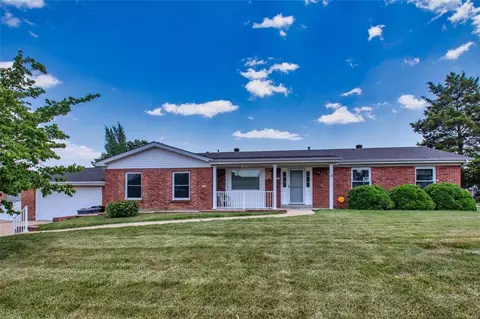 1272 Hawkstone Ln, Saint Louis, MO 63125