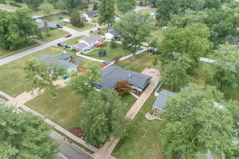 233 Saint Marys Dr, Ballwin, MO 63021 photo 20