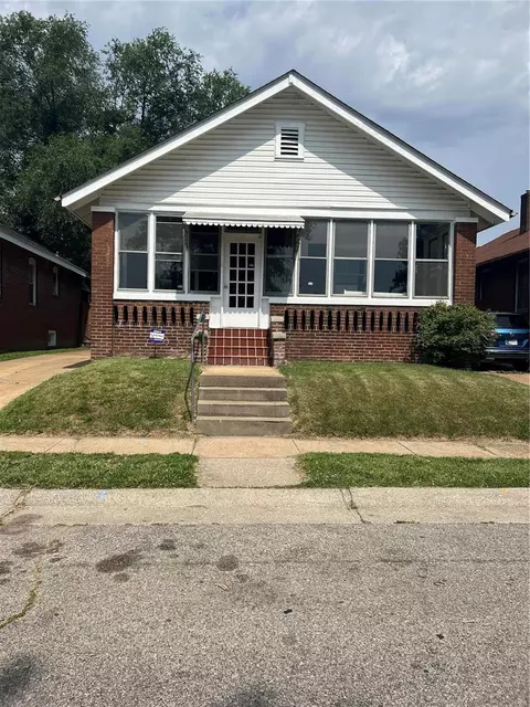 4323 Darby St, Saint Louis, MO 63120 photo 2