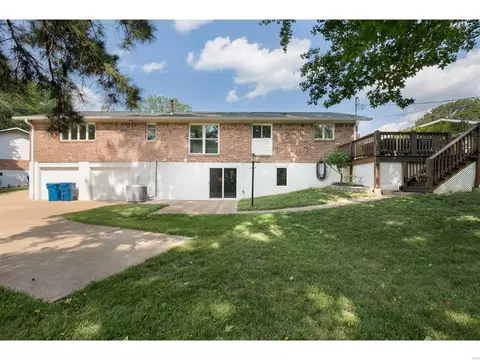 4 Hideaway Ln, Ballwin, MO 63011 photo 9