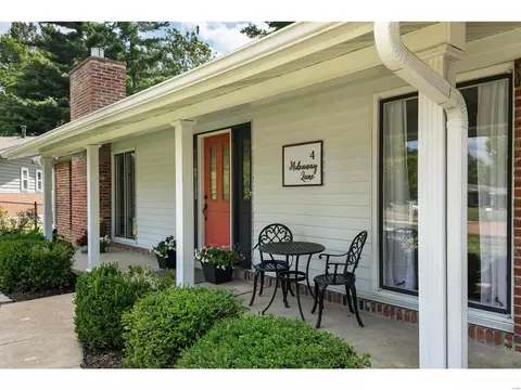 4 Hideaway Ln, Ballwin, MO 63011 photo 4