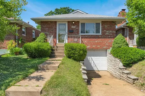 4644 Holly Hills Ave, Saint Louis, MO 63116