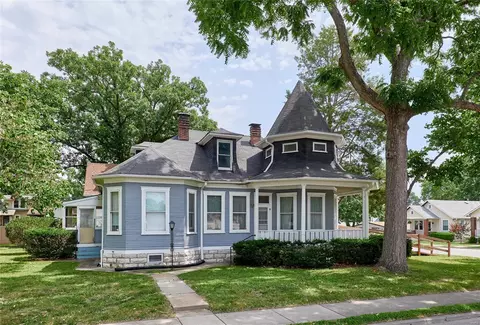 205 6th St N, Saint Charles, MO 63301