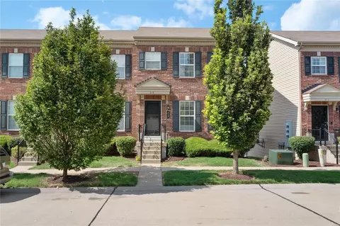 319 Willott Square Dr, Saint Peters, MO 63376