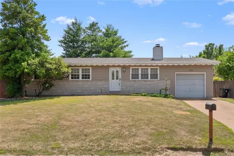 752 Mary Jo Ln, Hazelwood, MO 63042