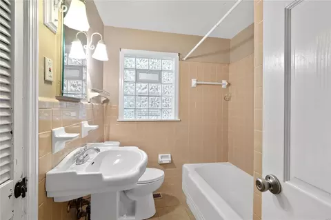 709 E Jackson Rd, Saint Louis, MO 63119 photo 17