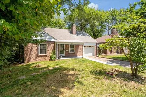 709 E Jackson Rd, Saint Louis, MO 63119 photo 3