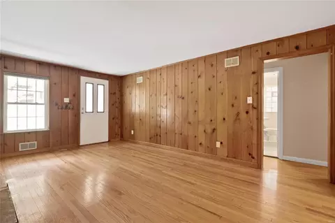 709 E Jackson Rd, Saint Louis, MO 63119 photo 5