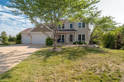 720 Brook Manor Ct, Lake Saint Louis, MO 63367