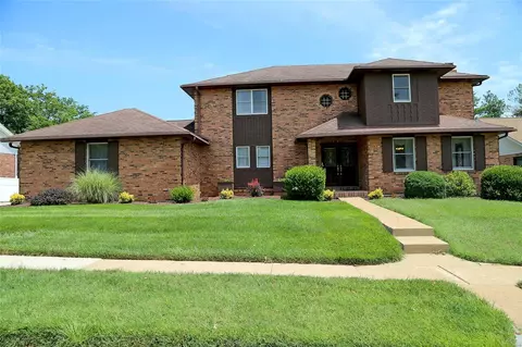 5124 Carriage Trace Dr, Saint Louis, MO 63128
