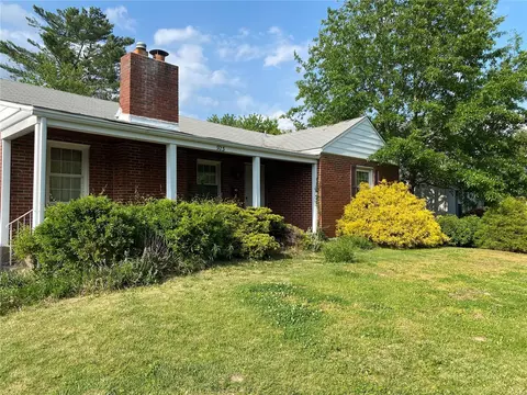923 W Rose Hill Ave, Kirkwood, MO 63122