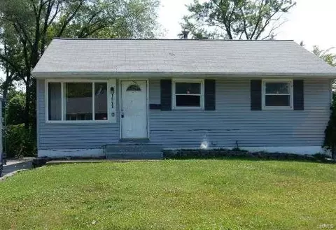 10534 Prestwick Dr, Saint Louis, MO 63137