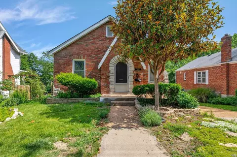 7465 Wise Ave, Richmond Heights, MO 63117