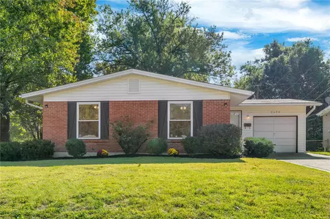 2450 Palm Dr, Florissant, MO 63031