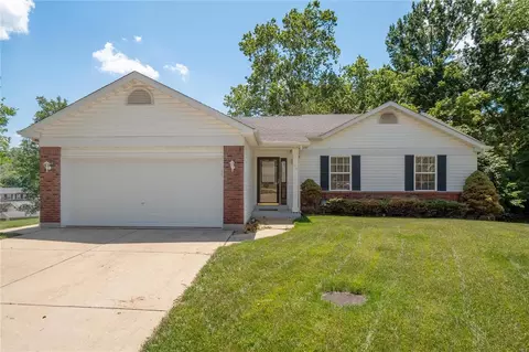 110 Lindys Landing Ct, Saint Peters, MO 63376