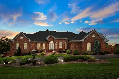 13543 Pine Wood Trl, Saint Louis, MO 63128