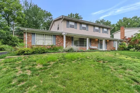 619 Chartier Dr, Saint Louis, MO 63135