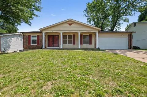 109 Burning Leaf Dr, Saint Peters, MO 63376