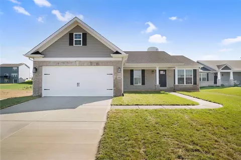 1586 Misty River Dr, Saint Paul, MO 63366