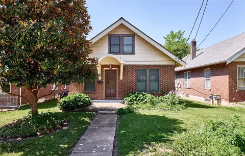 811 Lewis St, Saint Charles, MO 63301