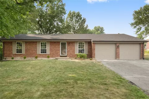 104 Windcliffe Dr, Ballwin, MO 63021