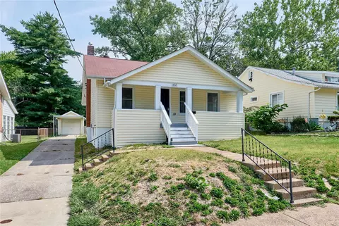8845 Olden Ave, Saint Louis, MO 63114