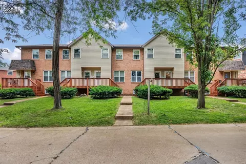 10161 Squire Meadows Dr #B, Saint Louis, MO 63123