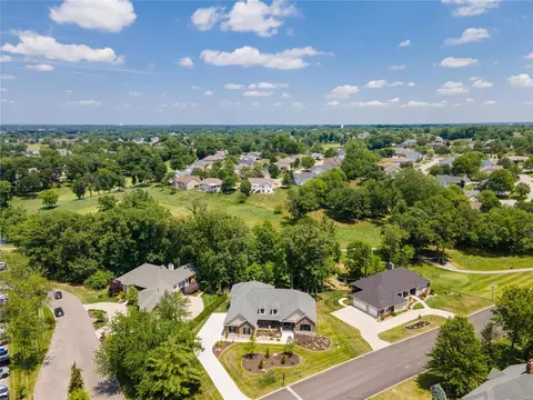 1090 Whitmoor Dr, Weldon Spring, MO 63304 photo 3