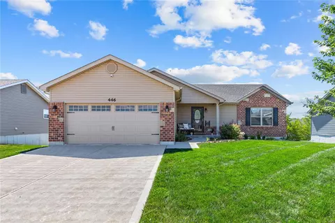 446 Prairie Creek Dr, Wentzville, MO 63385
