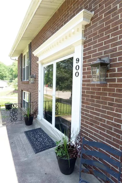 900 Parkfield Ter, Manchester, MO 63021 photo 9