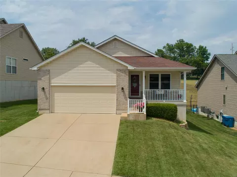 3145 Pin Oak Terrace Ct, Saint Louis, MO 63129