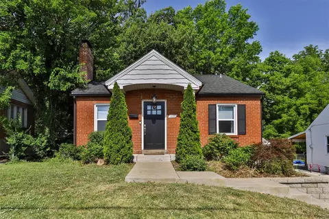 1025 Charleville Ave, Saint Louis, MO 63119