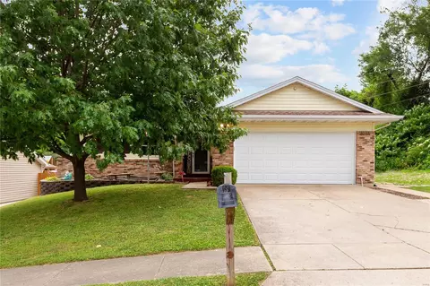 1616 Dartmouth Dr, Saint Charles, MO 63303