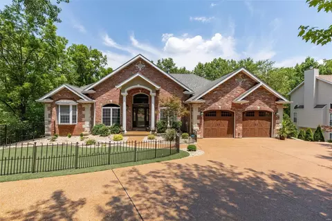10839 Woodforest Dr, Saint Louis, MO 63128