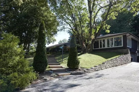 6 Bon Aire Dr, Saint Louis, MO 63132
