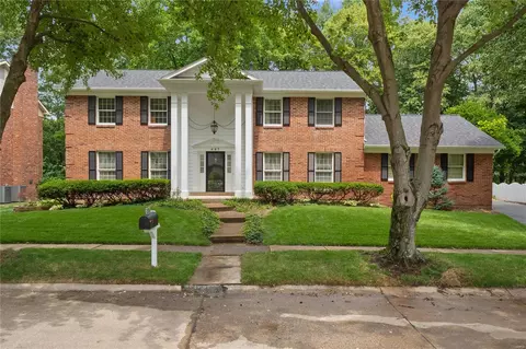 687 Sunbridge Dr, Chesterfield, MO 63017
