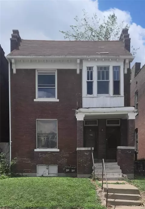 5226 Paulian Pl, Saint Louis, MO 63113