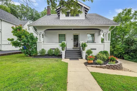 7464 Warner Ave, Saint Louis, MO 63117