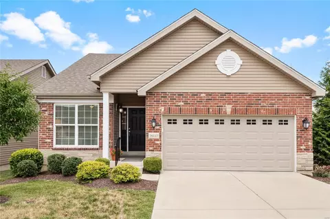 16117 Amber Vista Dr, Ballwin, MO 63021