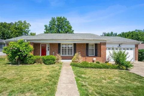 5117 Castlegate Ct, Saint Louis, MO 63128