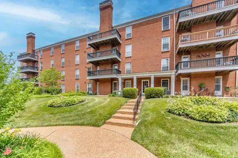 10358 Chimney Rock Dr #7, Saint Louis, MO 63146