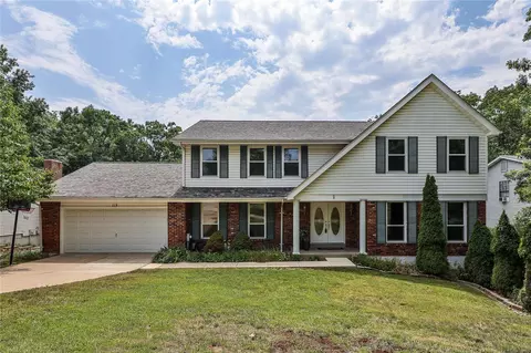 113 Hidden Creek Dr, Ellisville, MO 63011