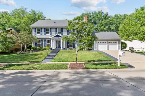 15743 Country Ridge Dr, Chesterfield, MO 63017