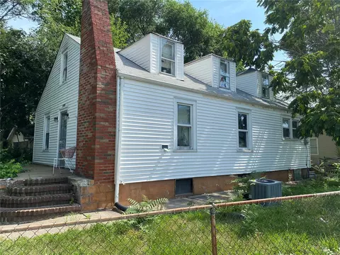 2000 N 4th St, Saint Charles, MO 63301